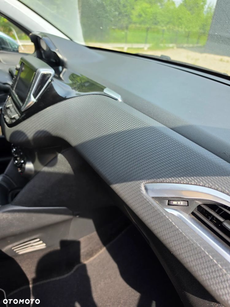 Peugeot 208 82 PureTech Style - 15