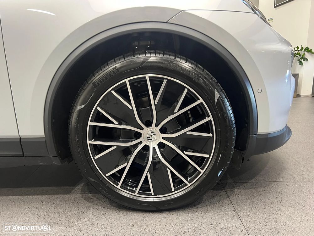 Porsche Macan Electric 4 - 18