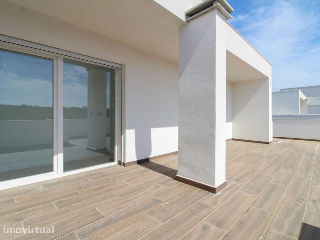 Moradia T4 de arquitetura moderna em Coimbra - Grande imagem: 3/50
