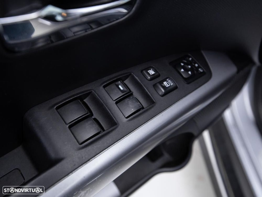 Mitsubishi Outlander - 13