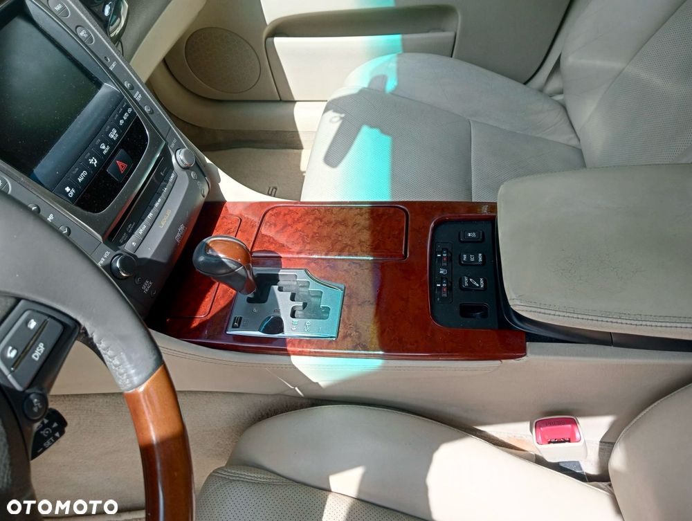 Lexus GS 300 Prestige + - 11