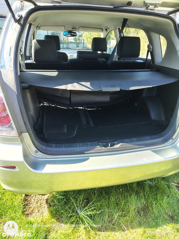 Toyota Corolla Verso - 13
