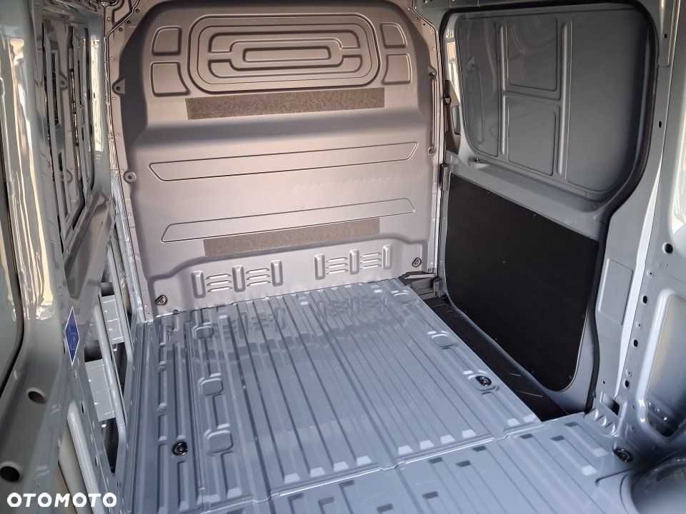 Mercedes-Benz Sprinter - 11