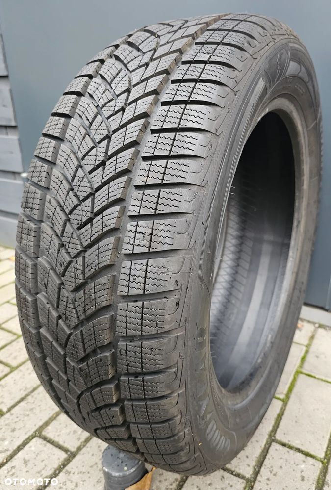 Goodyear ULTRAGRIP PERFORMANCE + SUV 235/55R18 104 H