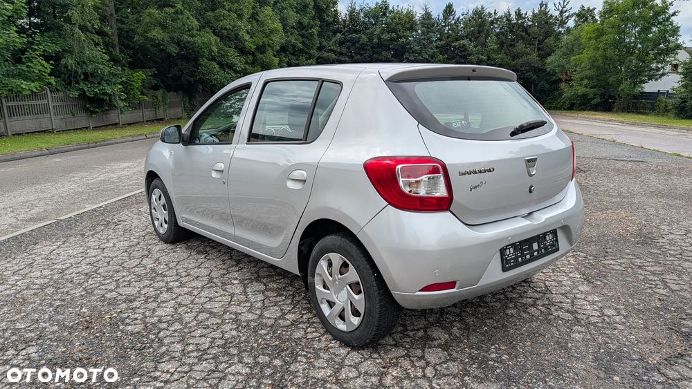 Dacia Sandero 1.2 16V Laureate - 5