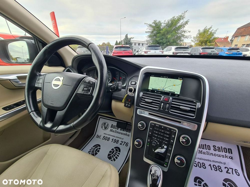Volvo XC 60 D4 AWD Kinetic - 24