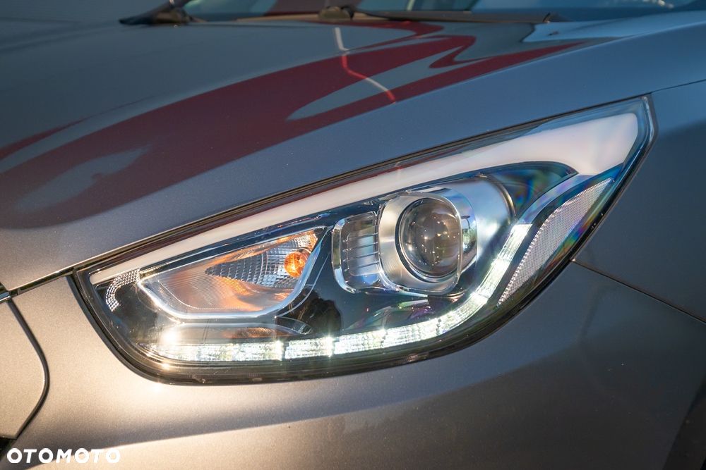 Hyundai ix35 2.0 CRDi 4WD Fifa World Cup Gold Edition - 26