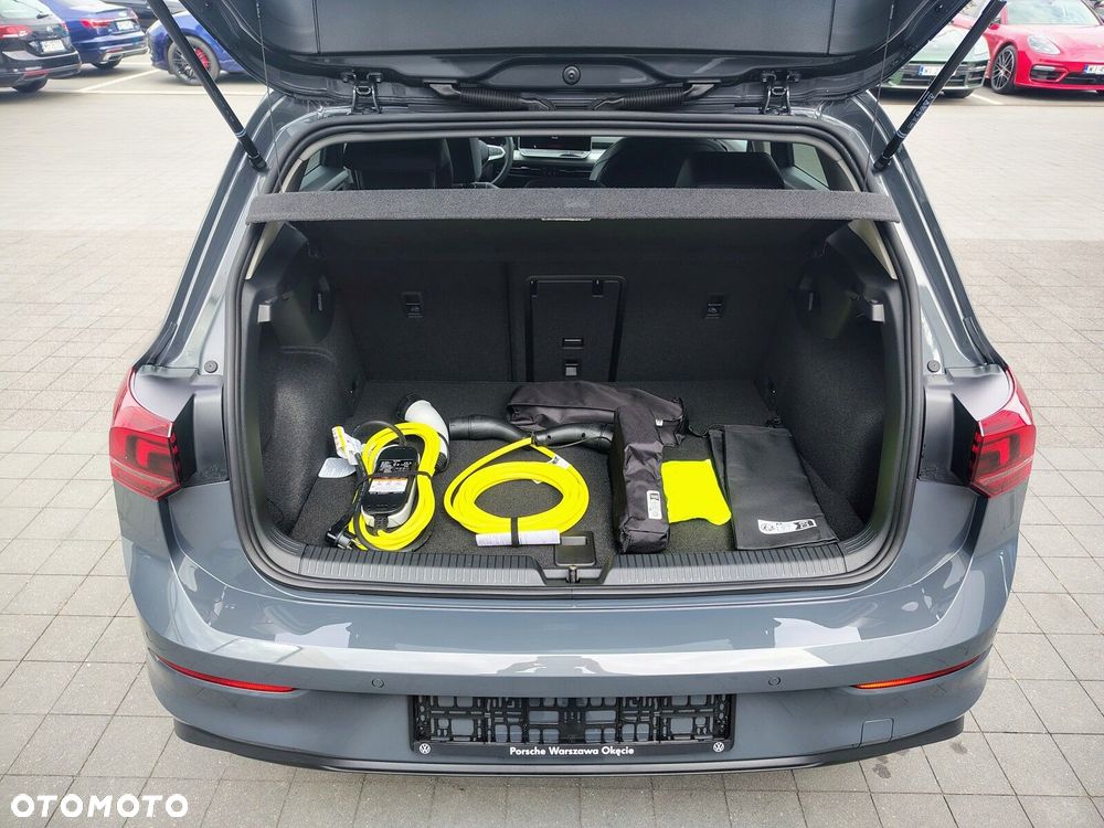 Volkswagen Golf - 10