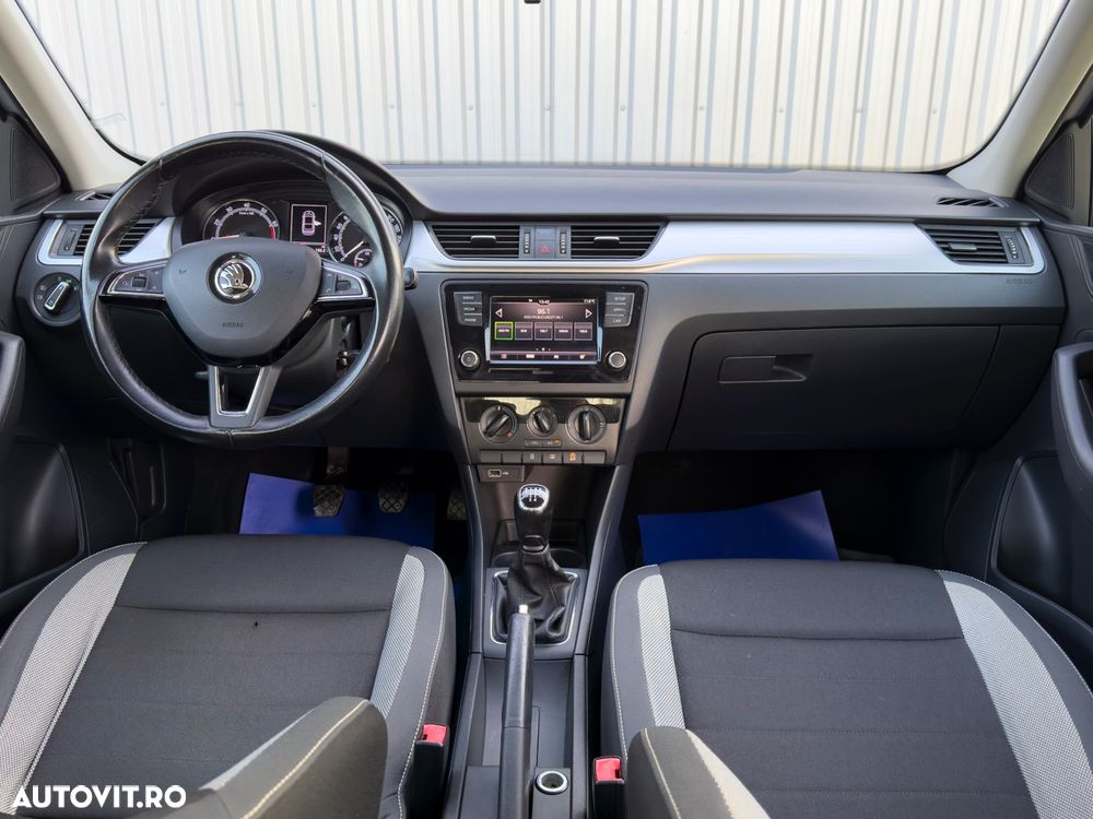 Skoda RAPID 1.0 TSI Active - 37