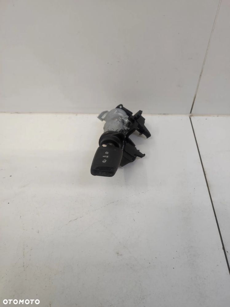 Kluczyk pilot stacyjka Volkswagen Polo VI 6 lift - 1