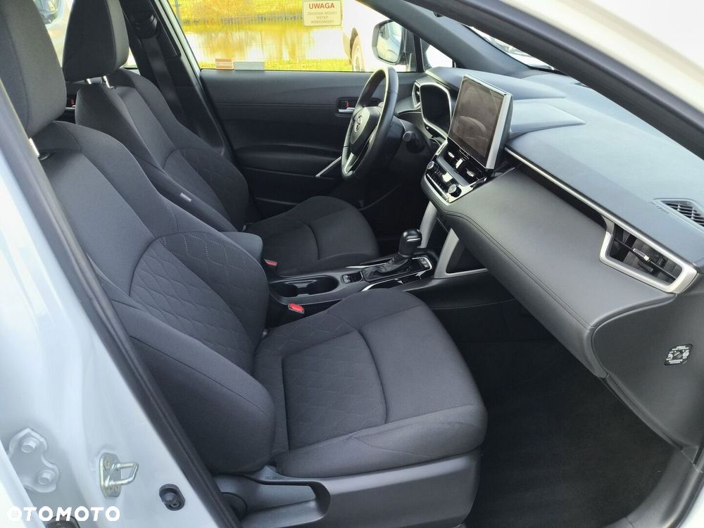 Toyota Corolla Cross - 10