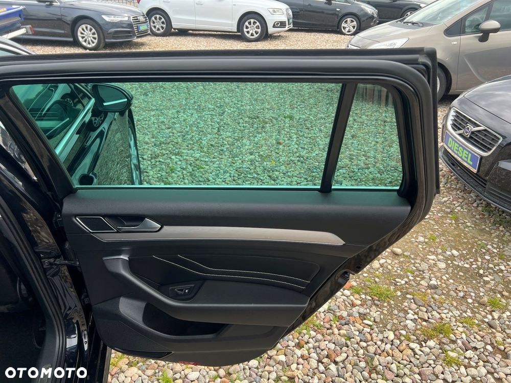 Volkswagen Passat 2.0 TDI SCR Highline - 25