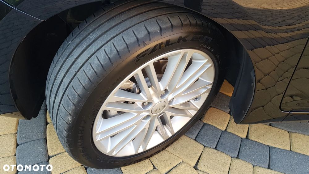 Kia Carens 1.6 GDI Dream Team Edition - 19