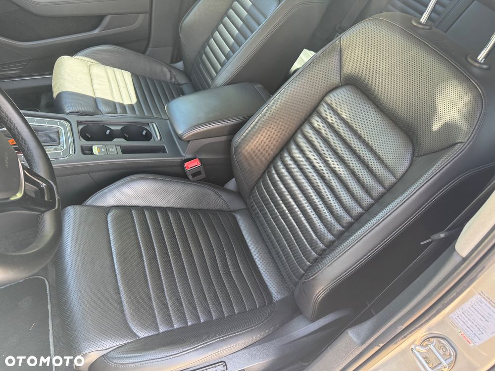 Volkswagen Passat 2.0 TDI Bi-Turbo BMT 4Mot Highline DSG - 13