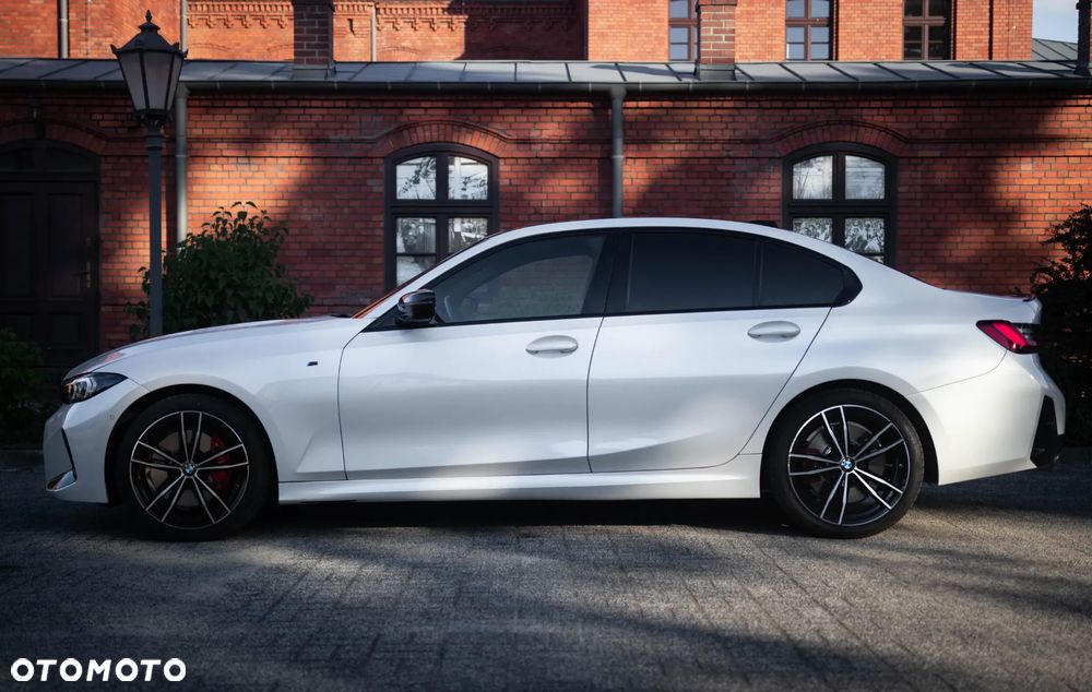 BMW Seria 3 330i xDrive M Sport - 14