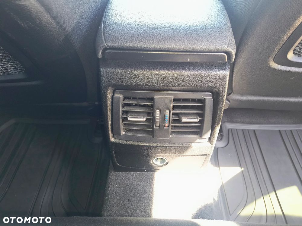 BMW Seria 1 - 19