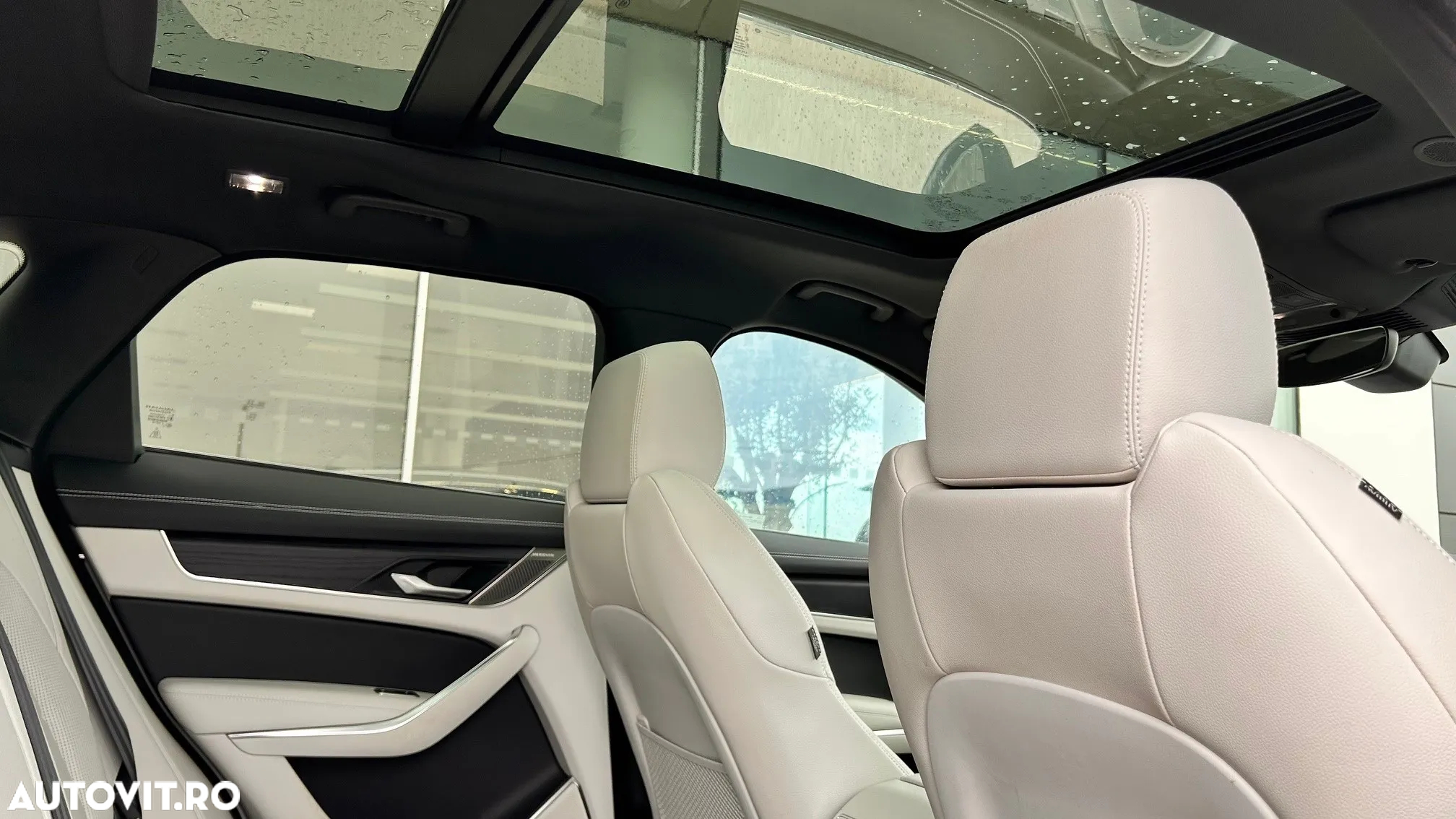 Jaguar F-Pace D200 AWD R-Dynamic SE - 9