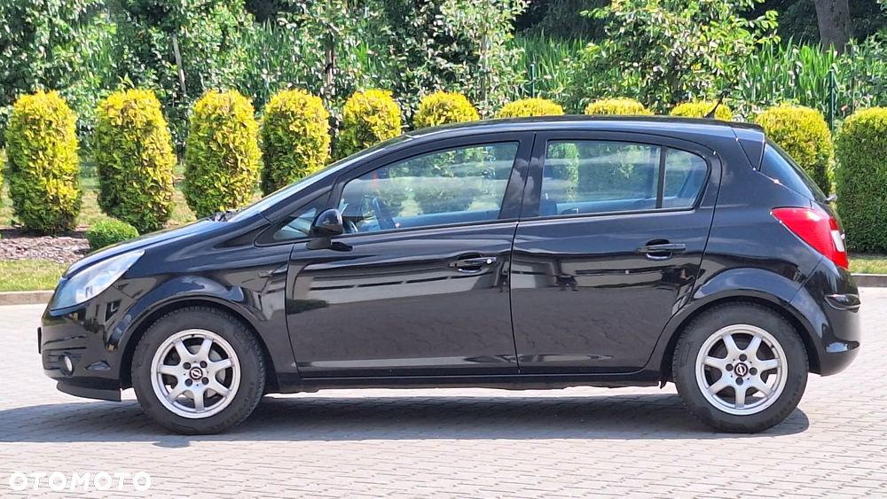 Opel Corsa 1.4 16V Cosmo - 24