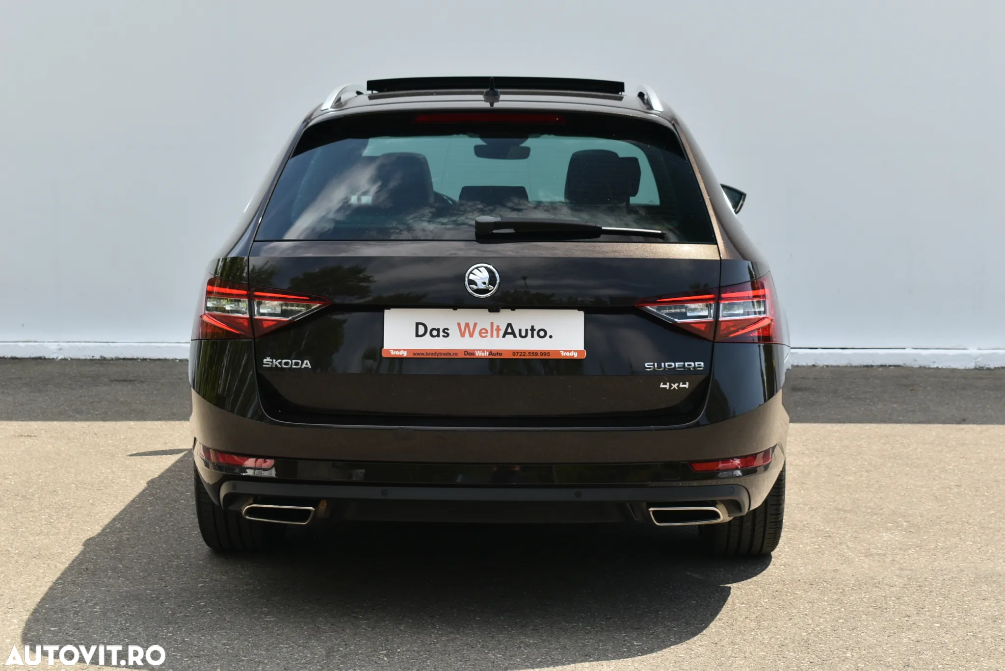 Skoda Superb 2.0 TSI DSG 4X4 Laurin & Klement - 5