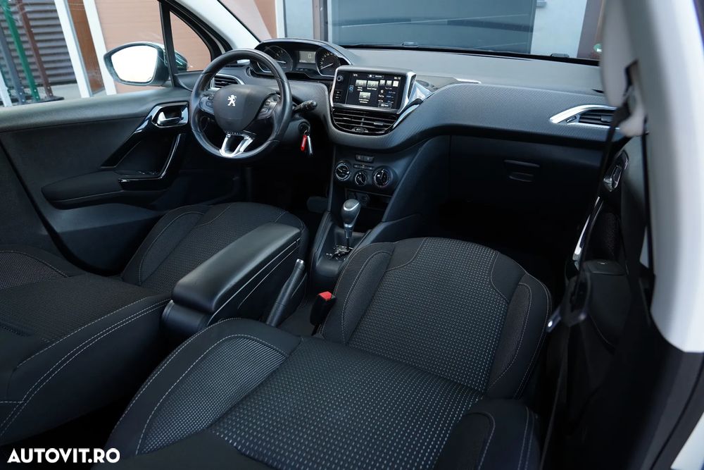 Peugeot 208 PureTech 110 Stop & Start EAT6 Tech Edition - 7