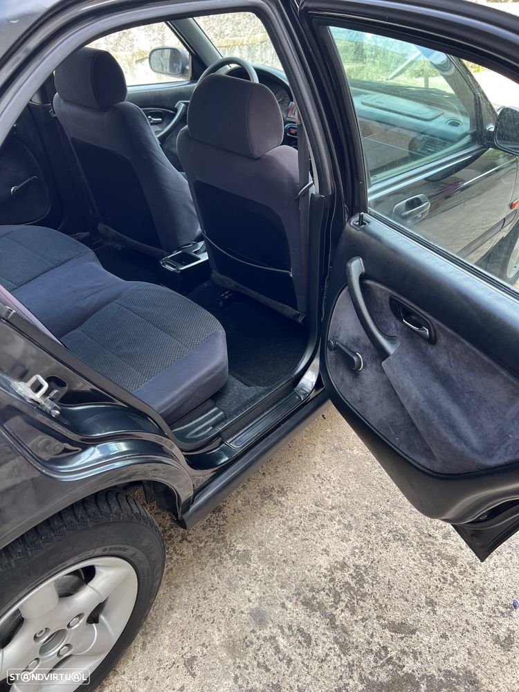 Honda Civic 1.4i - 19