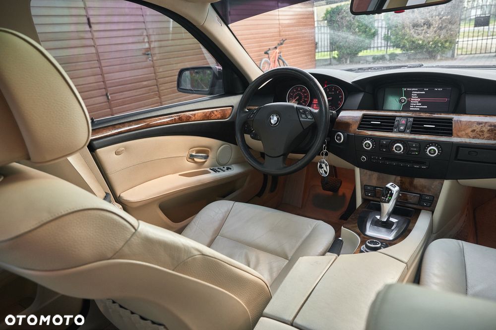 BMW Seria 5 535i xDrive Sport-Aut Modern Line - 33