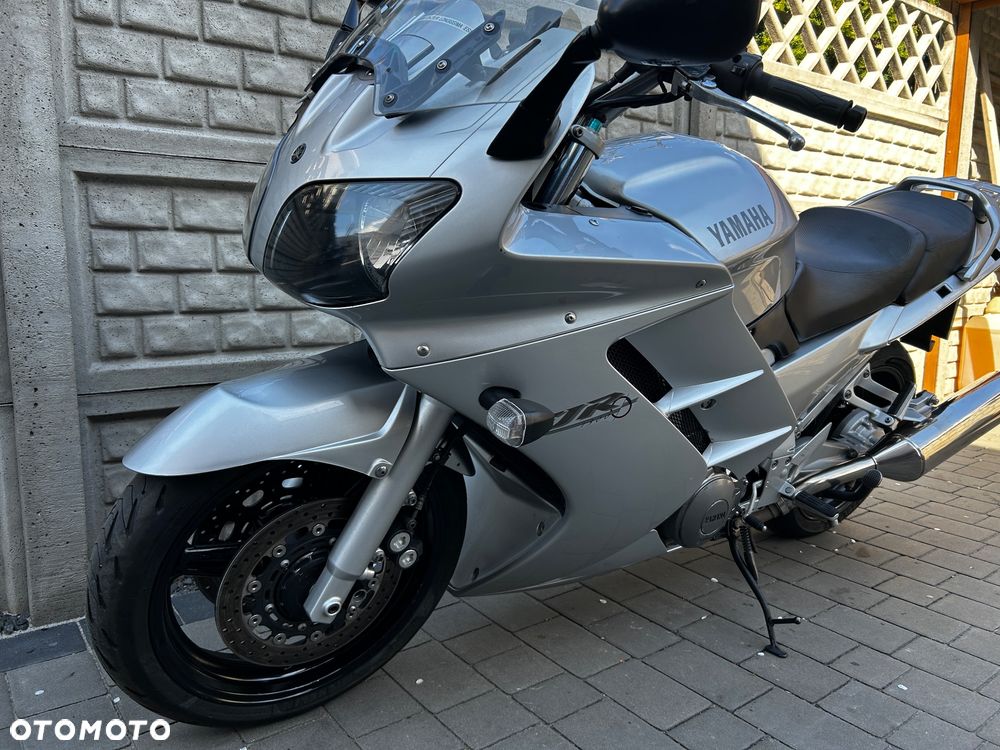 Yamaha FJR - 18