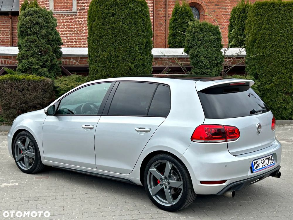 Volkswagen Golf - 33