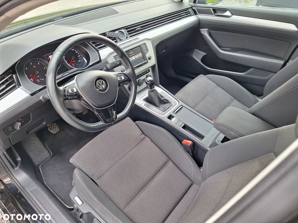 Volkswagen Passat 1.6 TDI BMT Trendline - 15