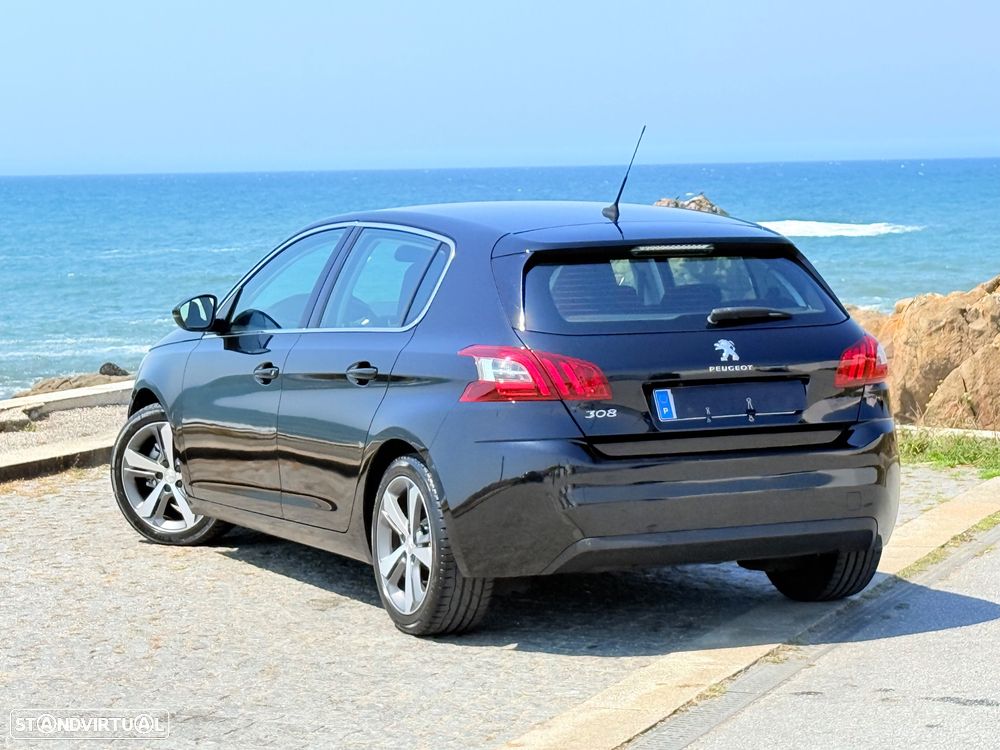 Peugeot 308 1.2 PureTech Allure Full LED - 52