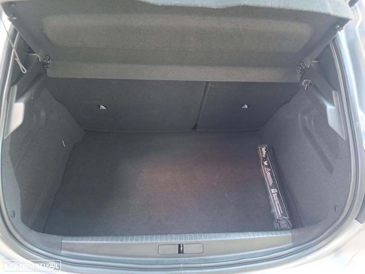 Peugeot 208 PureTech 100 EAT8 Allure - 30