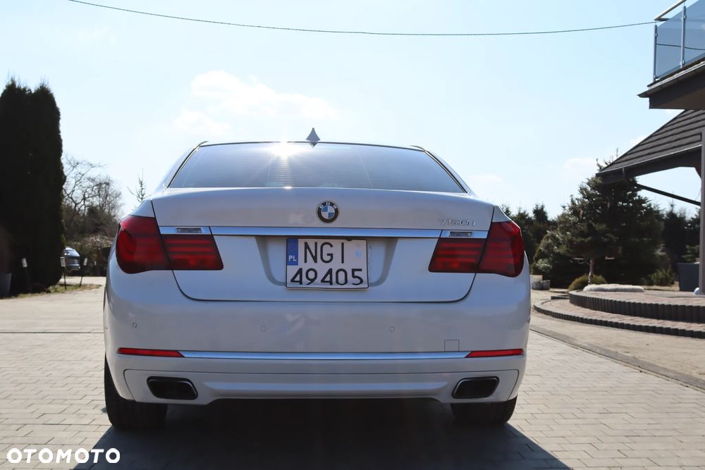 BMW Seria 7 750Li - 5