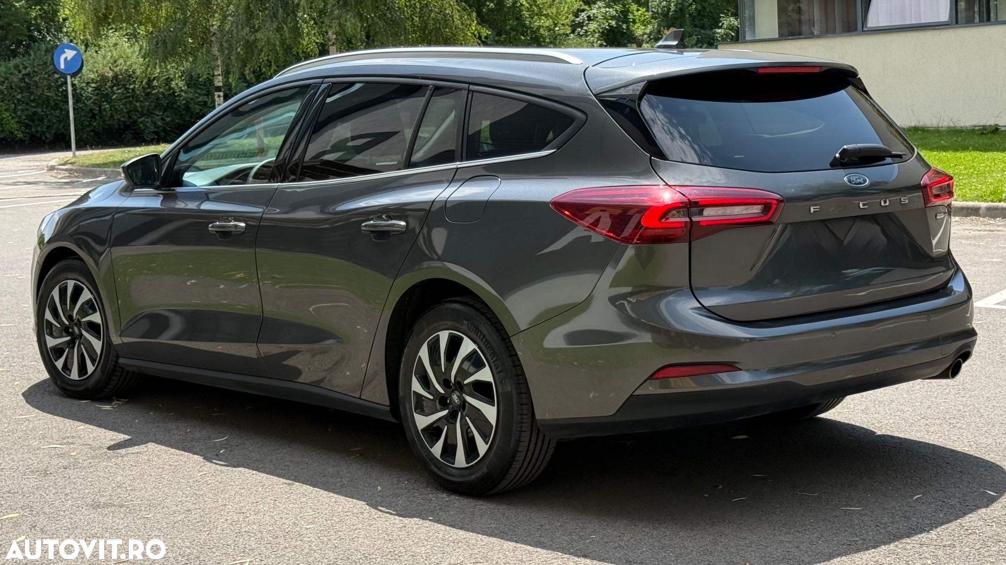 Ford Focus 1.0 EcoBoost Titanium X - 38
