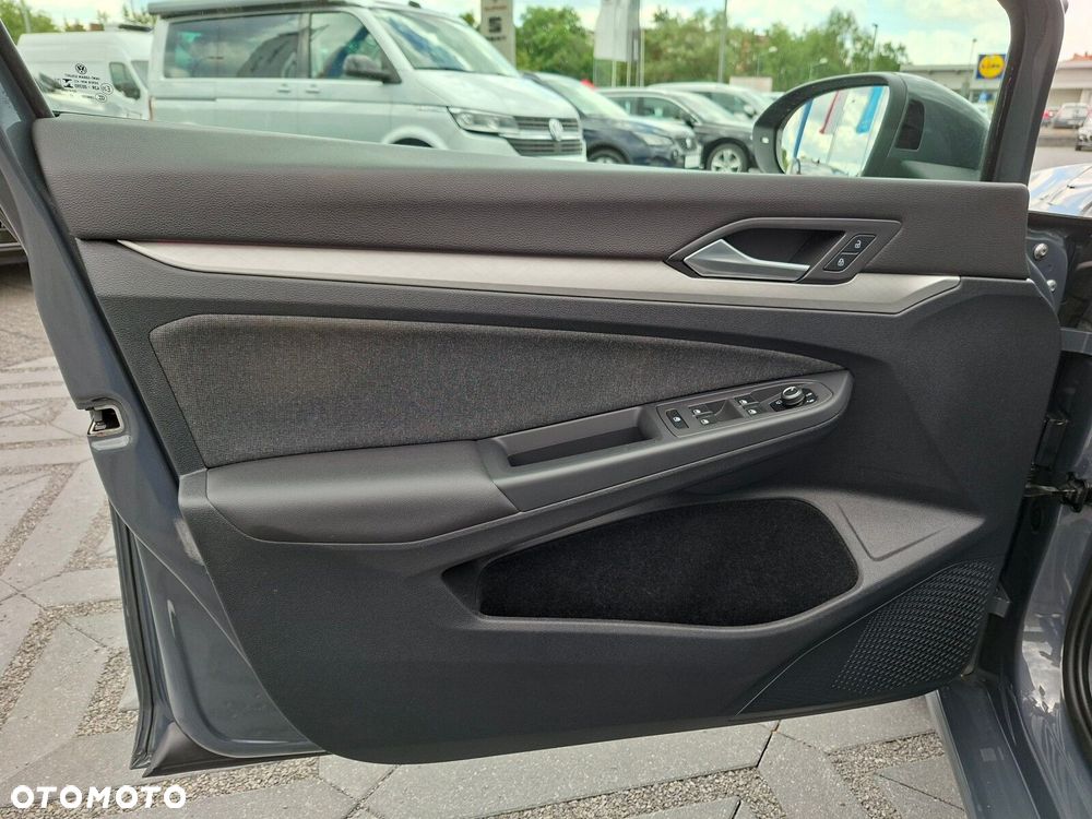 Volkswagen Golf - 10