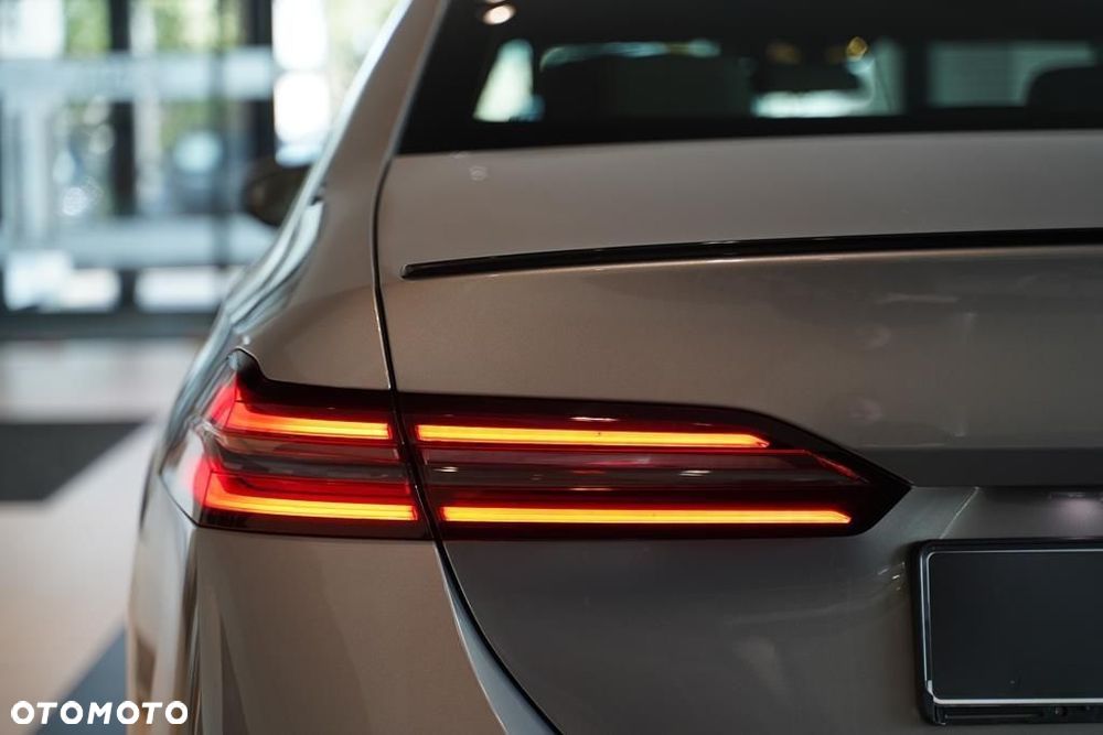 BMW Seria 5 520d xDrive mHEV M Sport - 19