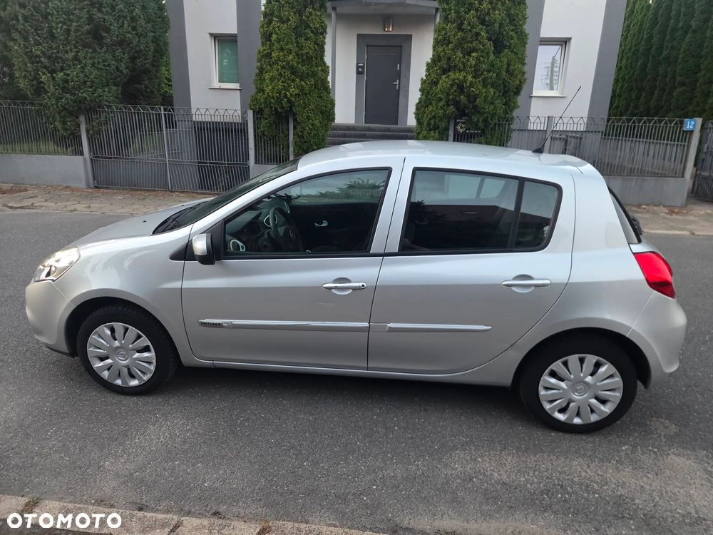 Renault Clio - 8