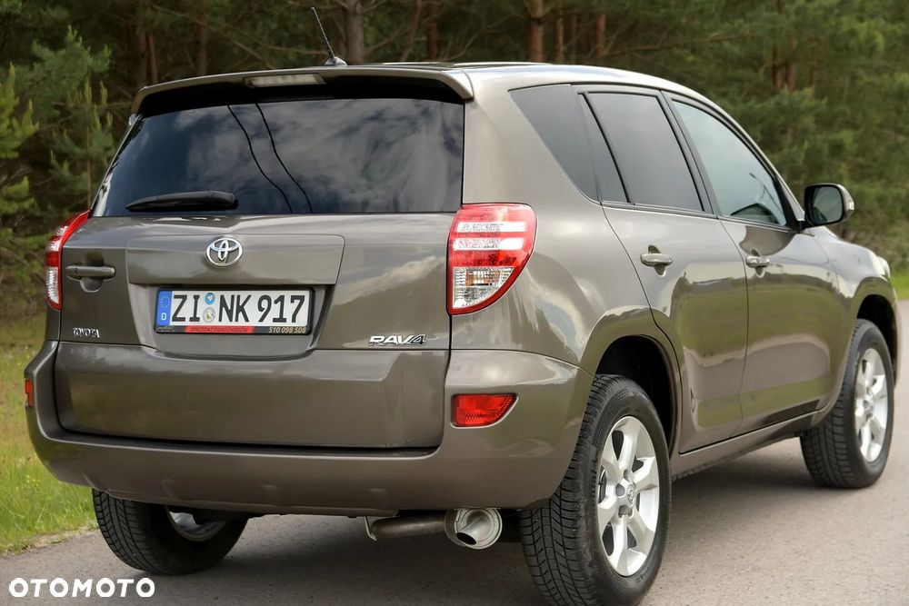 Toyota RAV4 - 8