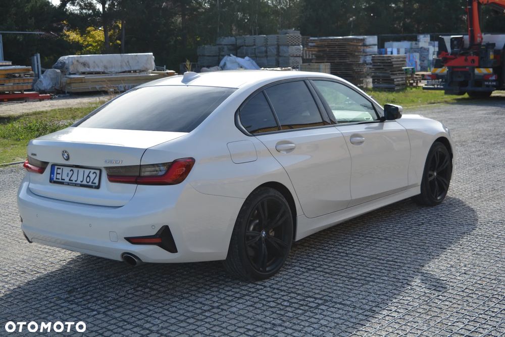BMW Seria 3 330i xDrive Sport Line sport - 10