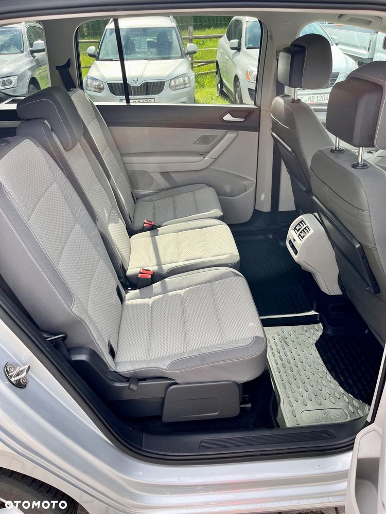 Volkswagen Touran 1.6 TDI SCR (BlueMotion Technology) SOUND - 24