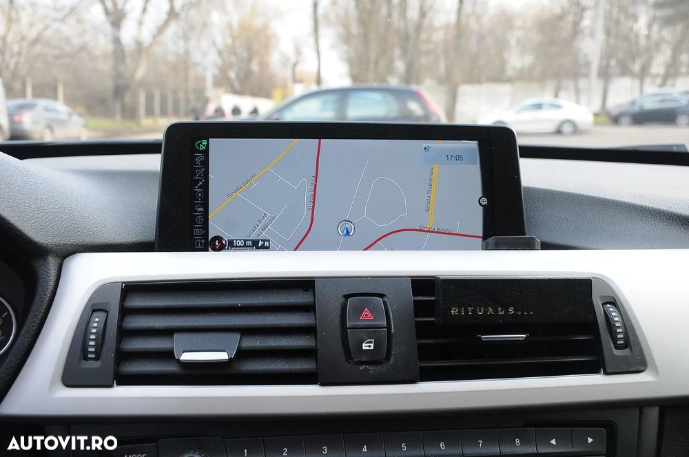 BMW Seria 3 318d - 13