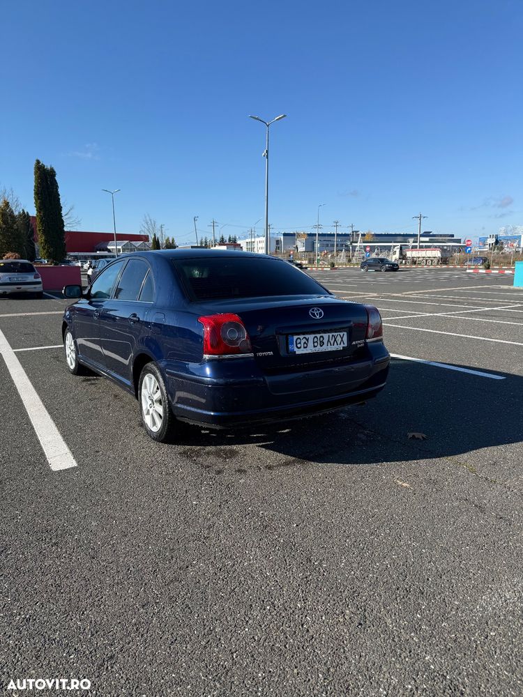 Toyota Avensis 2.0 D-4D Executive - 3