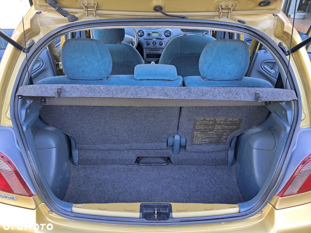 Toyota Yaris - 16
