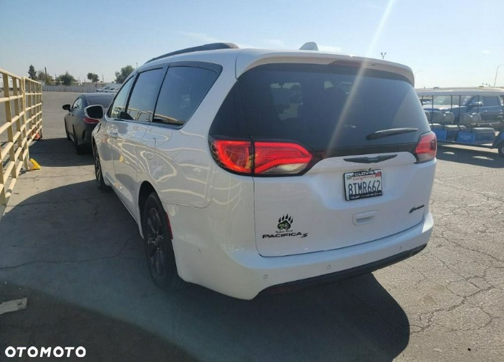 Chrysler Pacifica - 6