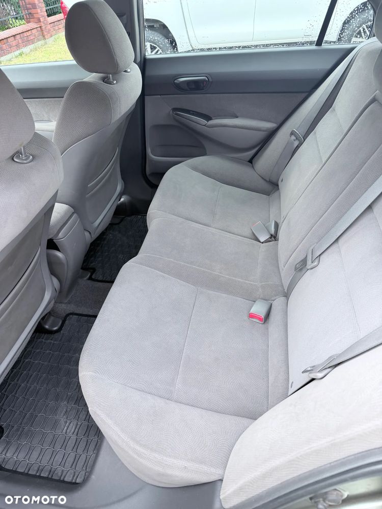 Honda Civic 1.8 Comfort - 10