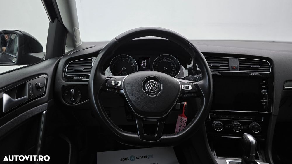 Volkswagen Golf - 15