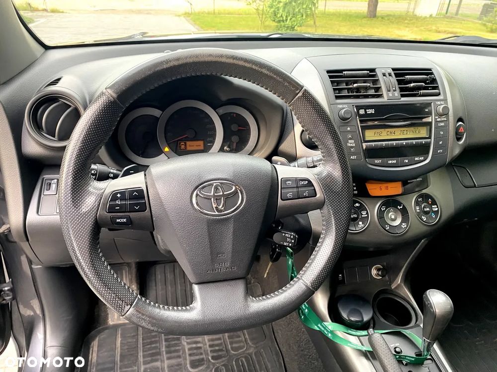 Toyota RAV4 2.2 D-CAT Premium - 17