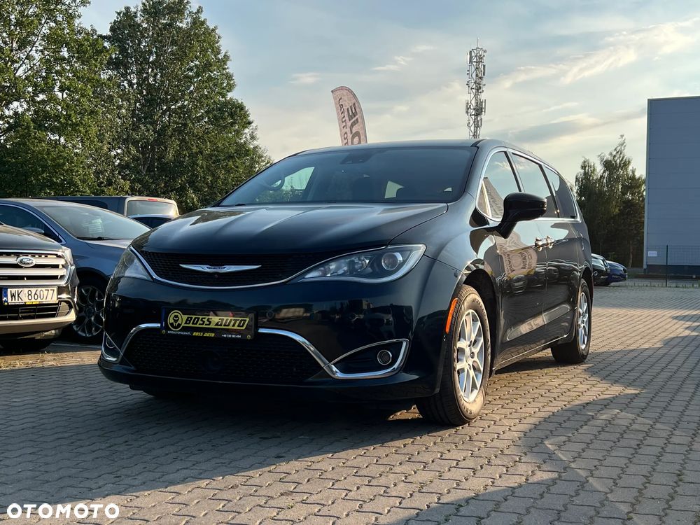 Chrysler Pacifica - 5
