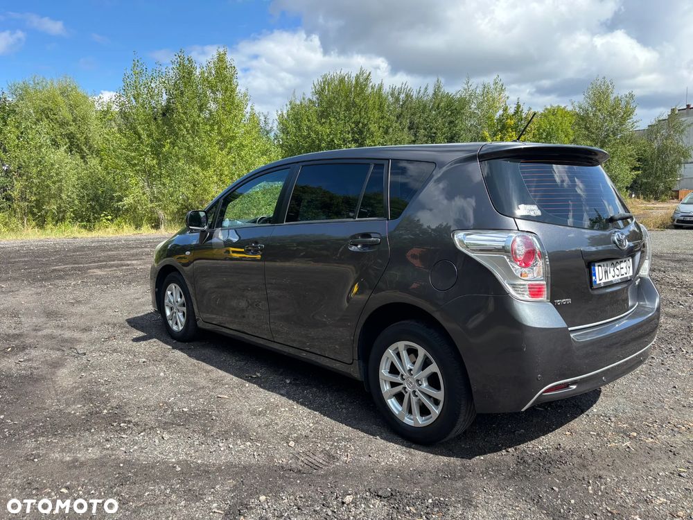 Toyota Verso - 3