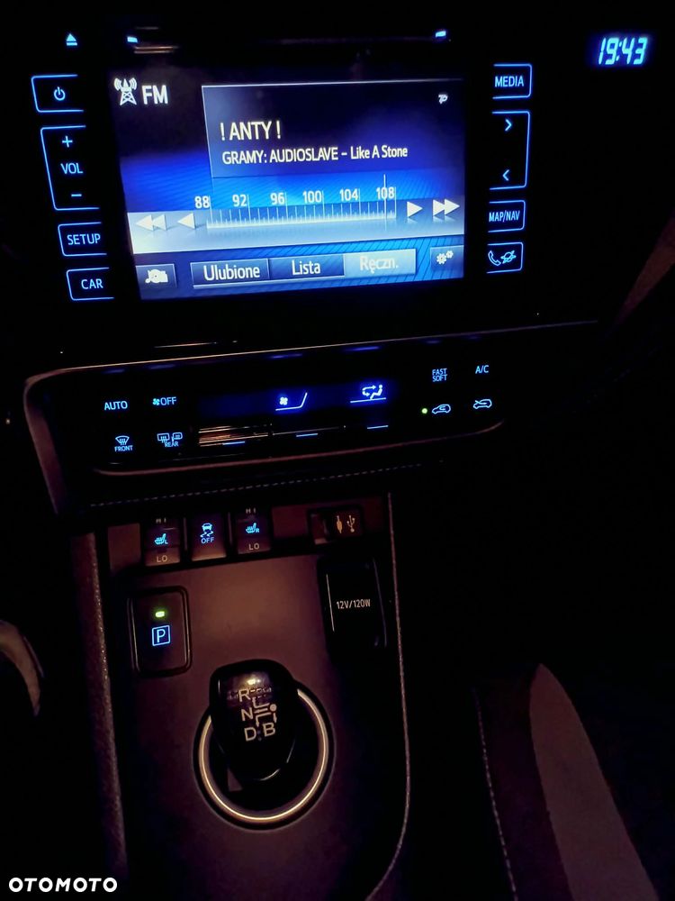 Toyota Auris Hybrid 135 Prestige - 7