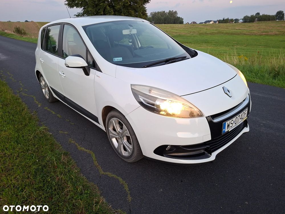 Renault Scenic 1.6 16V TomTom Edition - 1